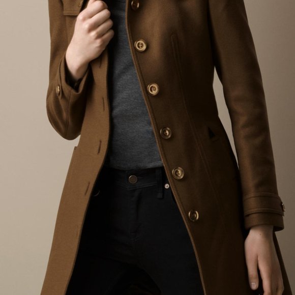 Gucci Gloves scarf, Chanel tights, Mulberry bag - Picture 11 of 16